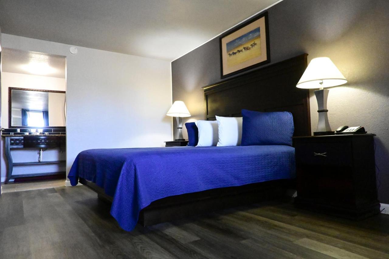 R Nite Star Inn And Suites -Home Of The Cowboys & Rangers Arlington Esterno foto