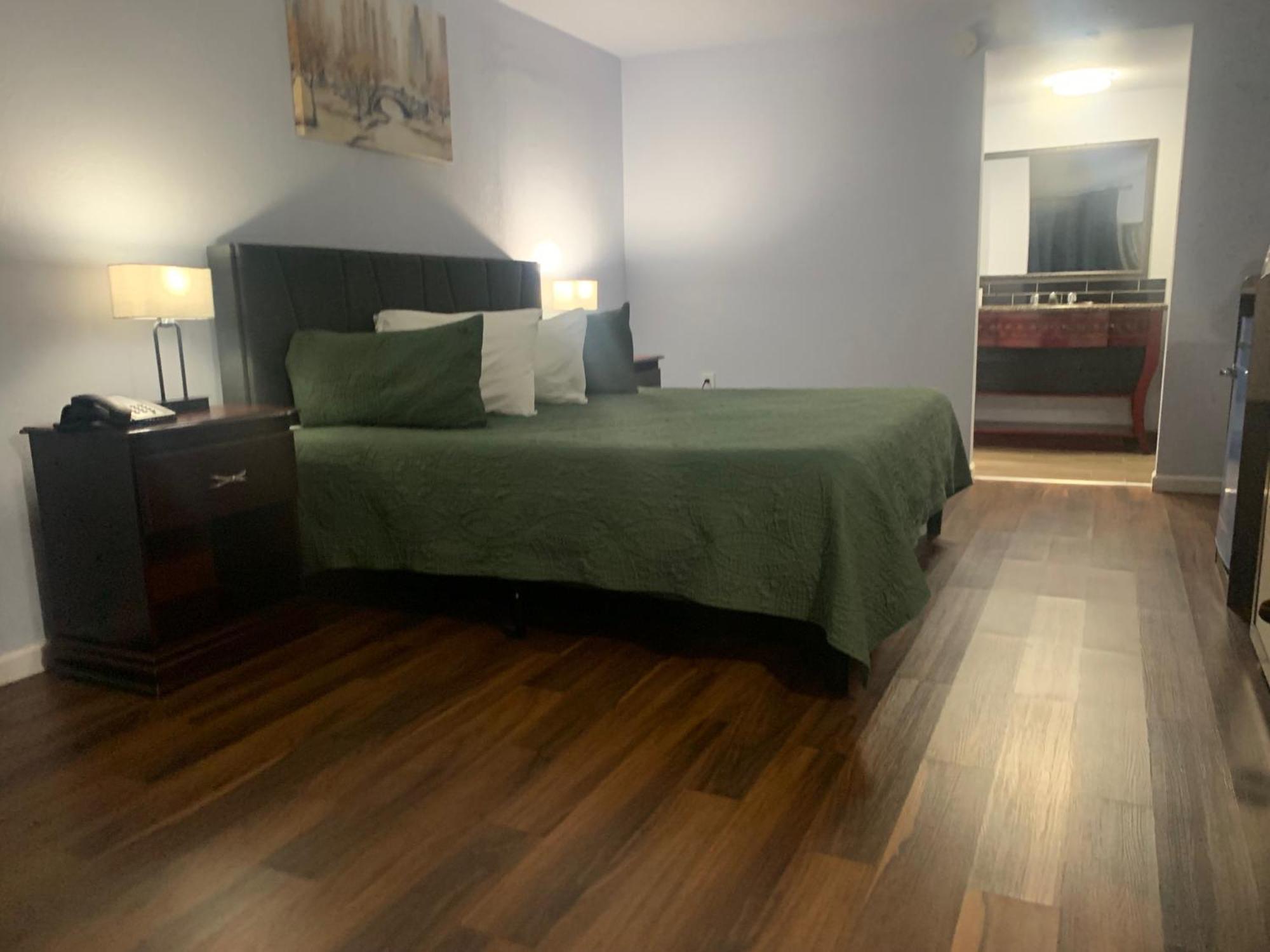 R Nite Star Inn And Suites -Home Of The Cowboys & Rangers Arlington Esterno foto