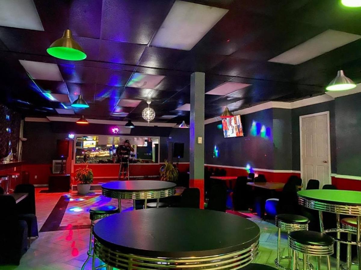 R Nite Star Inn And Suites -Home Of The Cowboys & Rangers Arlington Esterno foto